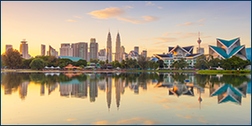 Asien-Pazifik: Steigende Cashflow-Risiken trotz kürzerer Zahlungsverzüge; das Bild zeigt einen Panorama-Blick auf Kuala Lumpur (Malaysia)